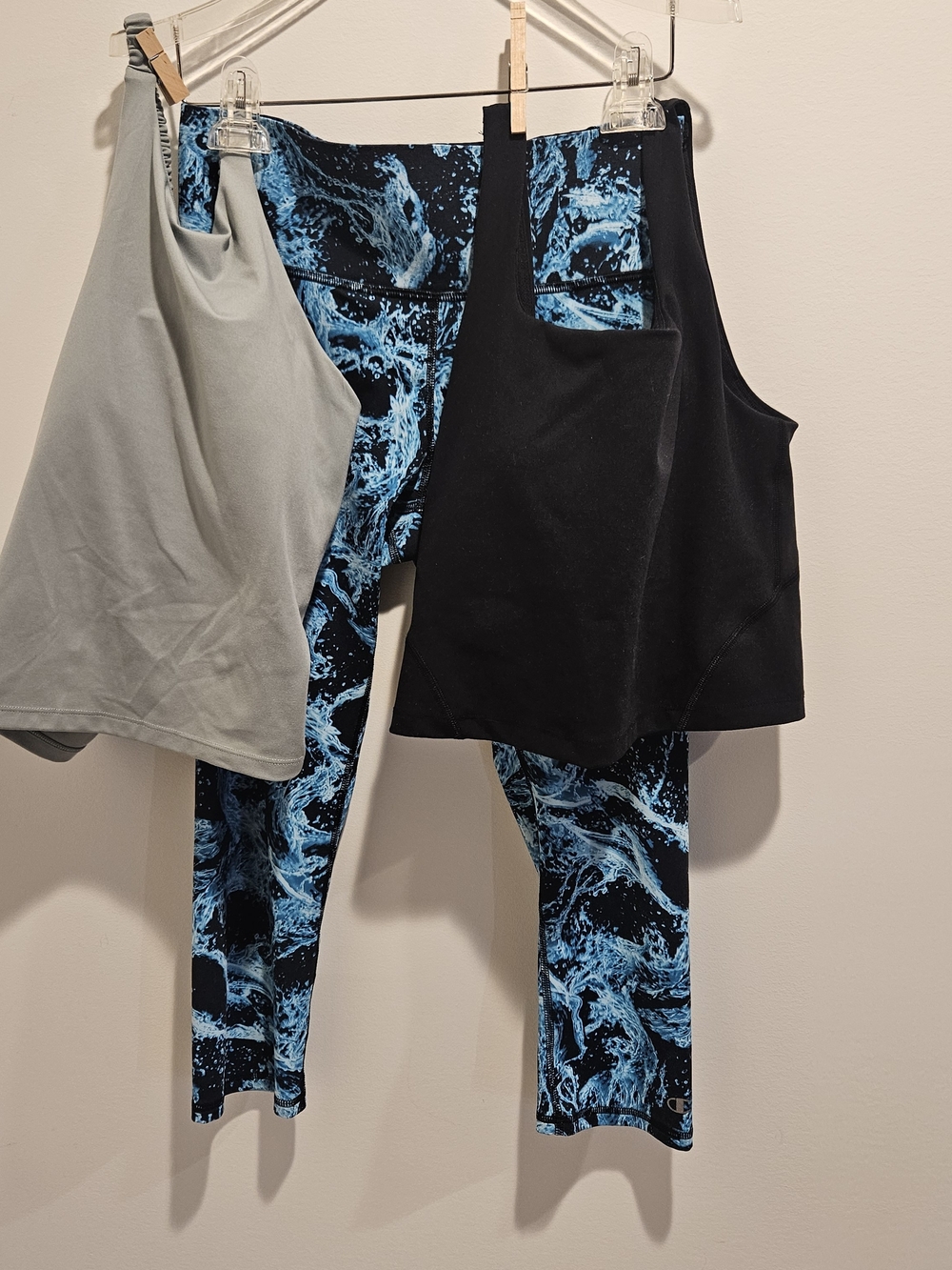 Champion Women's Black & Blue Marble Capri Leggings W/Extras... Bundle